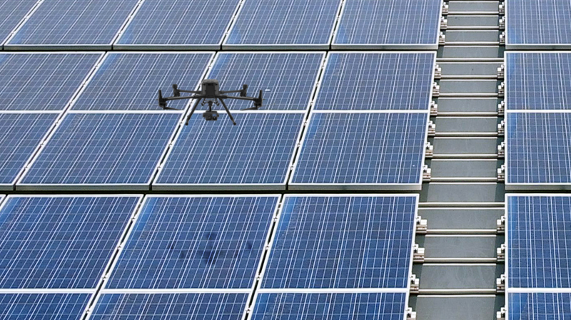k1体育以无人机搭配IR Sensor热显像技术进行全方面模块健检，有效降低人力成本并提升发电量
