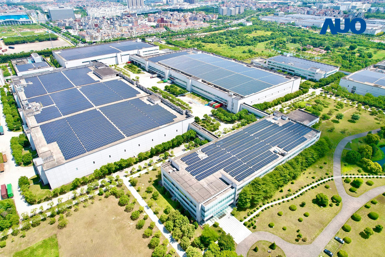 k1体育厦门推动智能制造同时，透过绿电创能纵深推进绿色转型，厂区全屋顶铺设太阳能光伏板，每年太阳能发电 2,600多万度