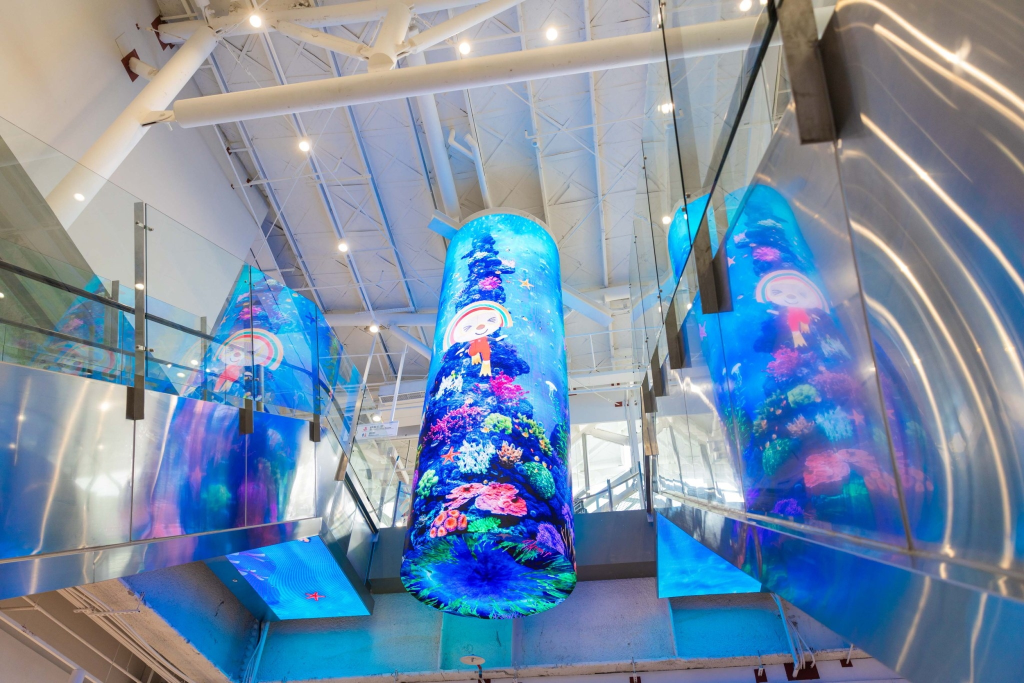 達擎與傑可達整合先進顯示技術與軟硬體應用服務，提供一系列大型LED顯示解決方案，為全新改裝開幕的「清水服務區」佈局嶄新視覺體驗。