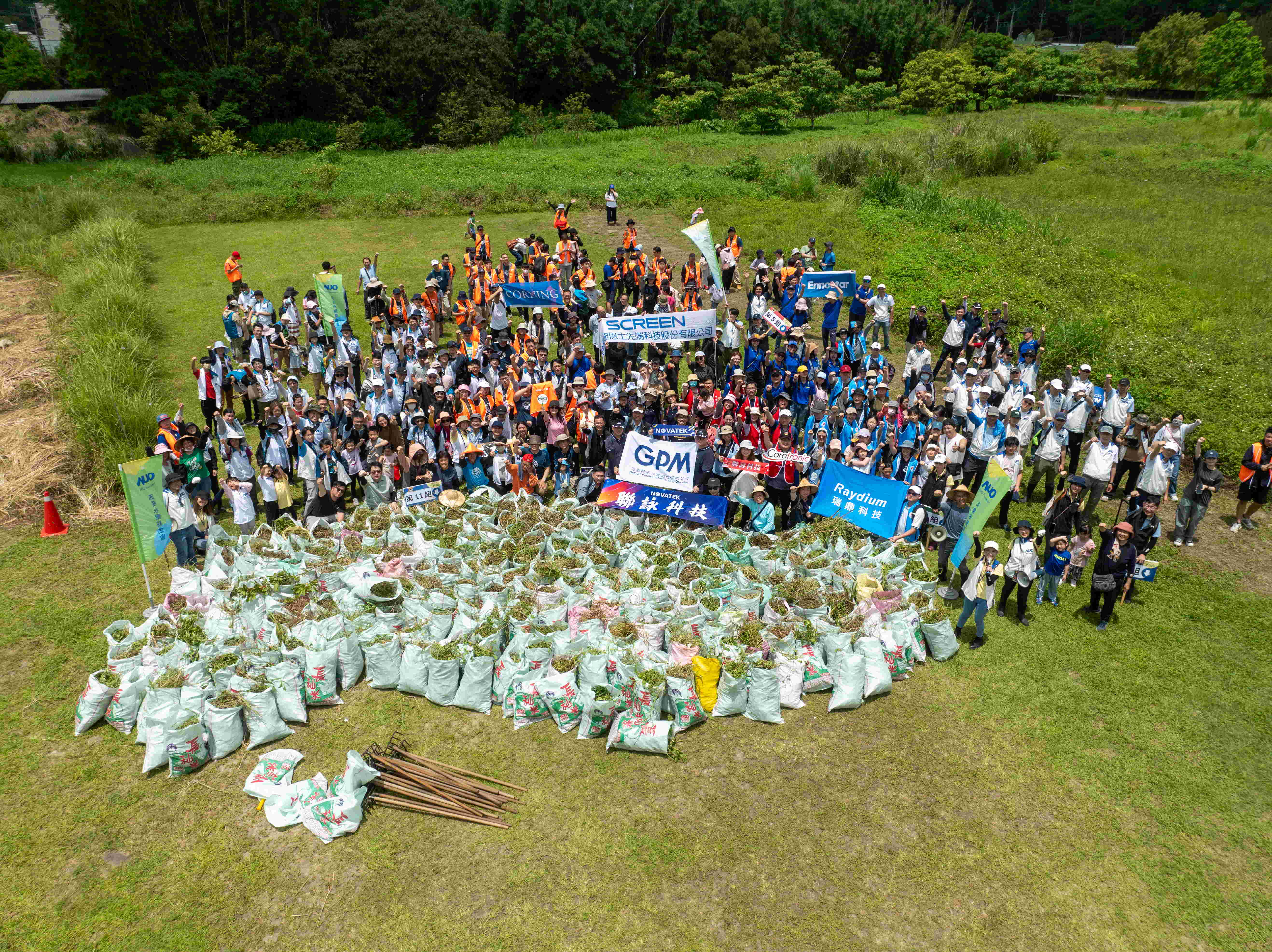 友達永續基金會以行動將永續理念落實在日常生活，並結合各種環保節日與內外部利害關係人共同倡議，持續舉辦「手護台灣綠色堡壘」之生物多樣性倡議系列活動，發揮企業綠色影響力