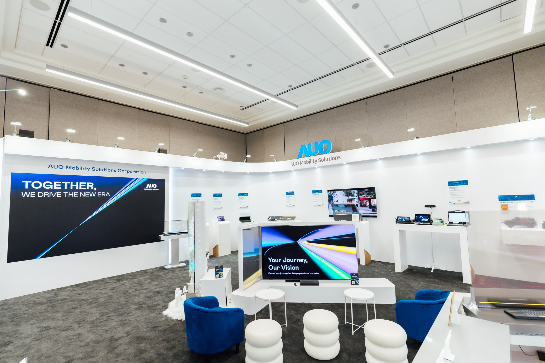 友達智慧移動在AI與軟體定義汽車的演進下，重新定義顯示人機互動，致力與產業客戶合作共創，打造具差異化、功能擴展彈性的未來座艙體驗。